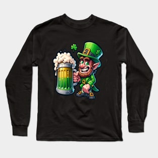 Leprechaun drinking beer on st patricks day Long Sleeve T-Shirt